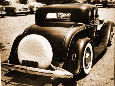 Fred-hunzinger-1932-ford-chopped-channeled2.jpg