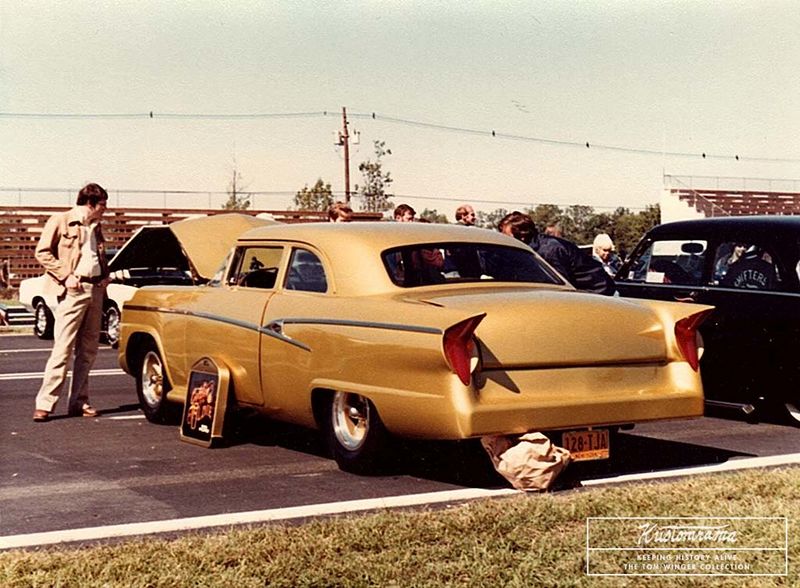 File:Englishtown-swap-meet-and-auto-show-1980-no2.jpg