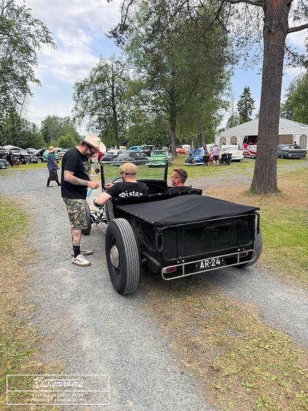 File:Coupe-devils-rod-and-kustom-bonanza-2026-no5.jpg