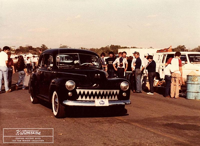 File:Englishtown-swap-meet-and-auto-show-1980-no9.jpg