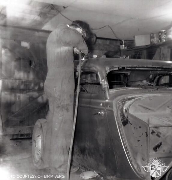 File:Jerry-berg-1934-ford-coupe11.jpg