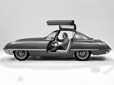 1962 Ford Cougar Concept Car 10.jpg