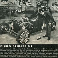 Picko Troberg cleaning the display at HRS 1968