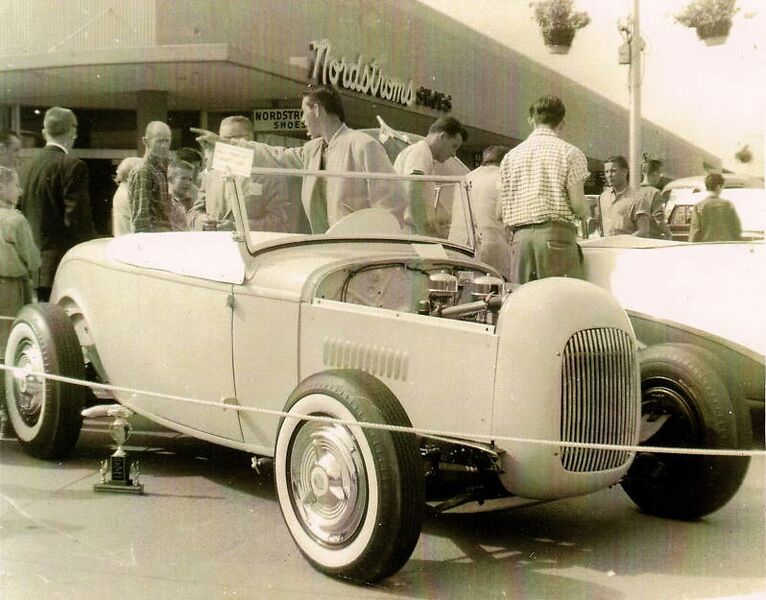 File:Jerry-sprague-1932-ford-roadster6.jpg