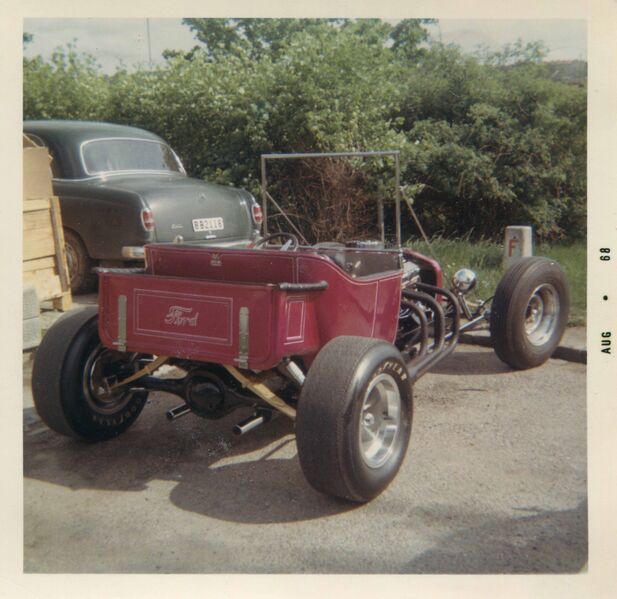 File:Pelle-Widholm T-bucket (17).jpg