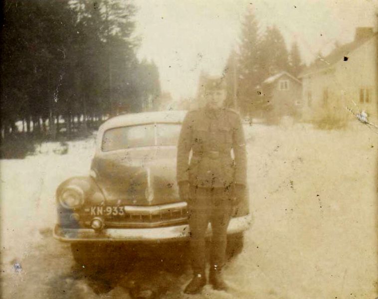 File:Arvi-hanninen-1949-checker-cab6.jpg